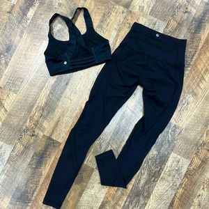 Beautiful womens Lululemon black workout set 4/6